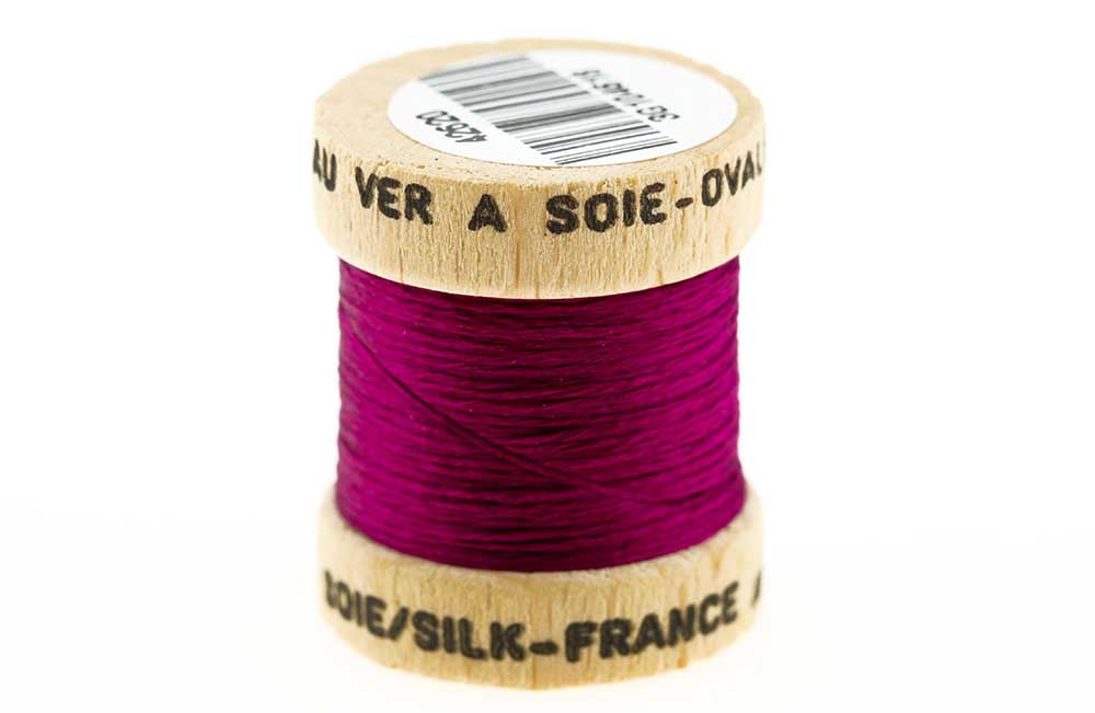 100% Ren Fransk Silke i Burgunder fra The Fly Co.