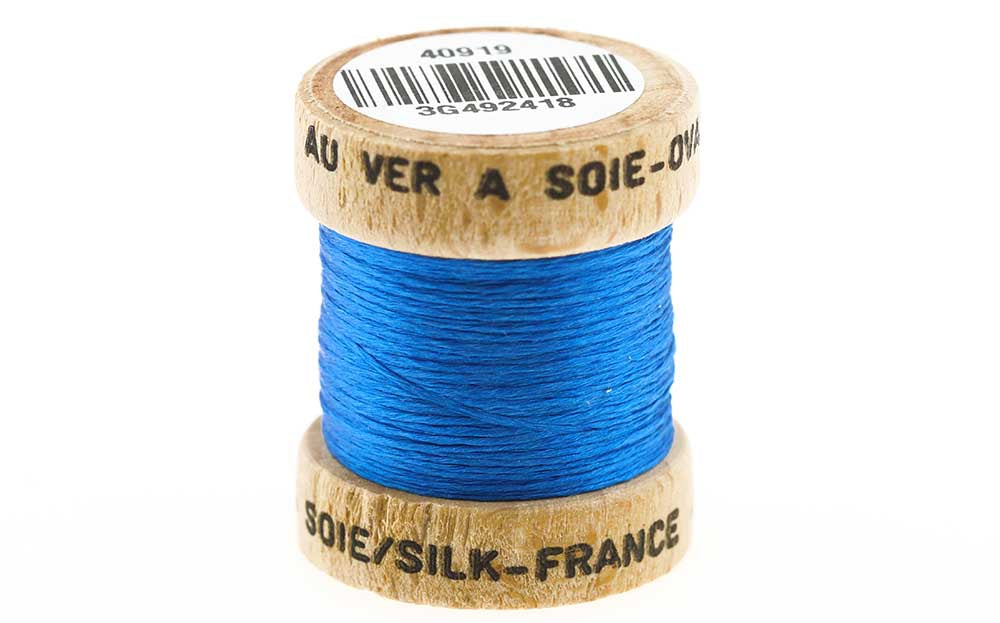 100% Ren Fransk Silke - Silver Doctor Blue fra The Fly Co.