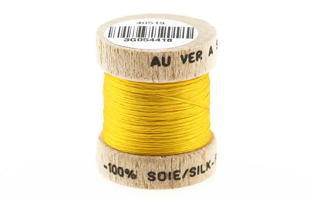 100% Ren Fransk Silke - Varm Gul fra The Fly Co.